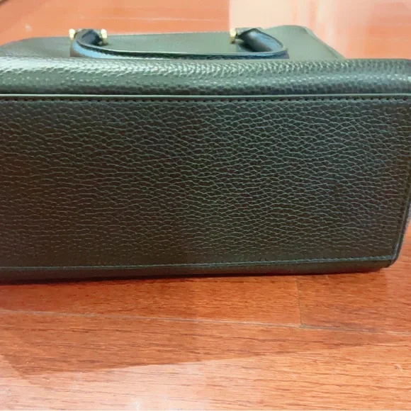 Kate Spade Black leather Bag with Tassel - Picture 3 of 9